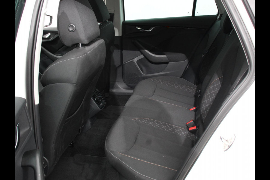 Škoda Kamiq 1.0 TSI Sport Business Climate control Cruise control Achteruitrijcamera Parkeersensoren Keyless Navigatie Apple Carplay/ Android auto Lichtmetalen velgen