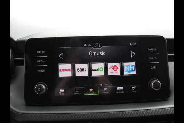 Škoda Kamiq 1.0 TSI Sport Business Climate control Cruise control Achteruitrijcamera Parkeersensoren Keyless Navigatie Apple Carplay/ Android auto Lichtmetalen velgen