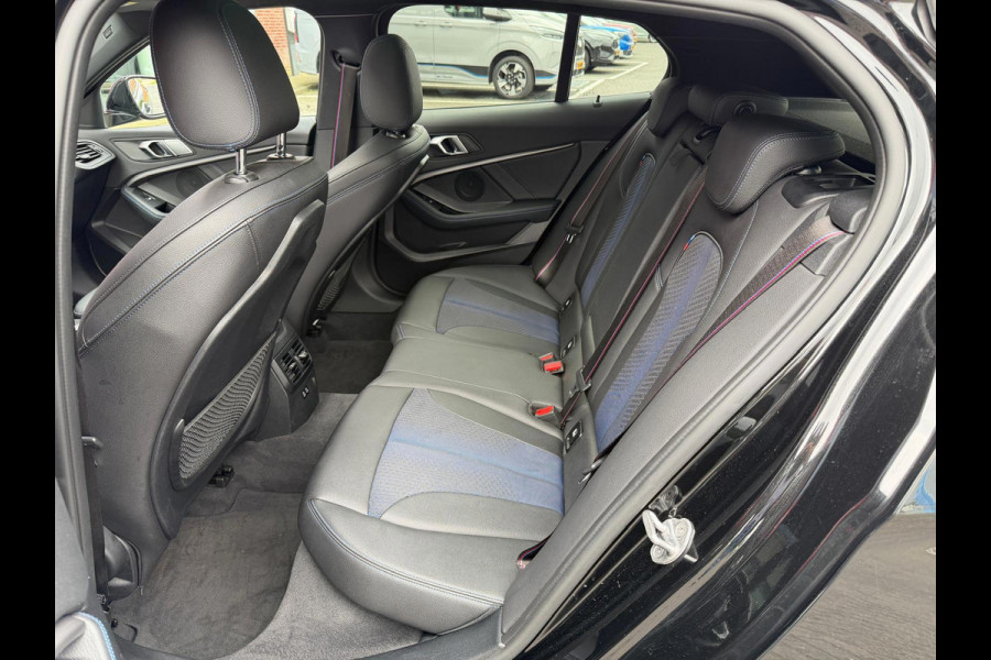 BMW 1-serie 116i Executive Edition M-Pakket Panorama