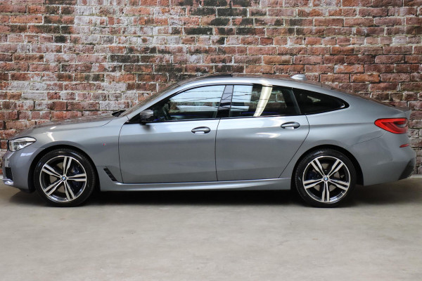 BMW 6 Serie Gran Turismo 630i High Executive M Sport Pakket Automaat / Live Cockpit Professional / Panoramadak / Trekhaak / Comfortstoelen / Active Steering / Niveauregeling / Stoelventilatie / Driving Assistant Plus / Harman Kardon / Parkeerhulpsysteem Plus / Head-Up Display