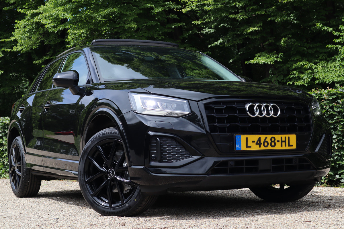 Audi Q2 30 TFSI | Black Edition | Panoramadak | Virtual cockpit |