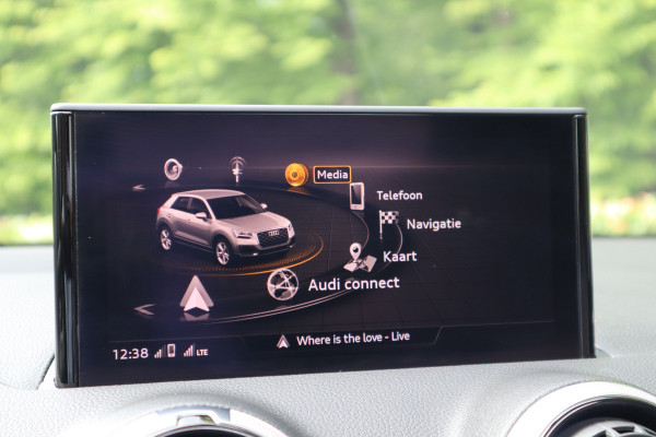 Audi Q2 30 TFSI | Black Edition | Panoramadak | Virtual cockpit |