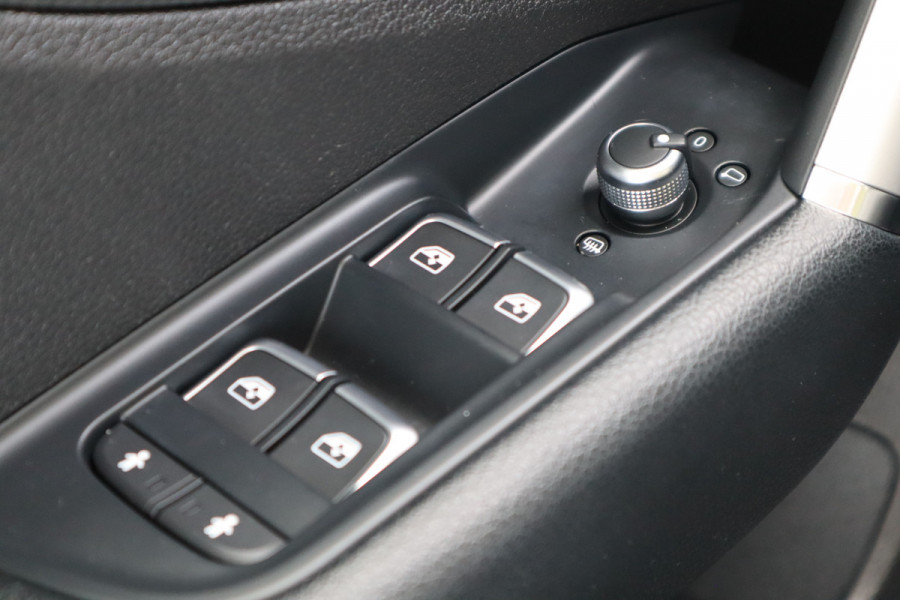 Audi Q2 30 TFSI | Black Edition | Panoramadak | Virtual cockpit |