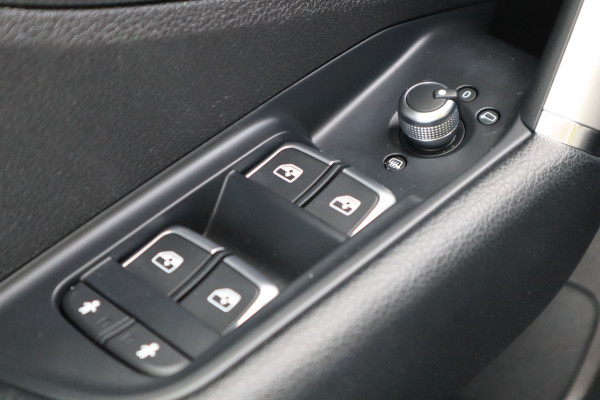 Audi Q2 30 TFSI | Black Edition | Panoramadak | Virtual cockpit |