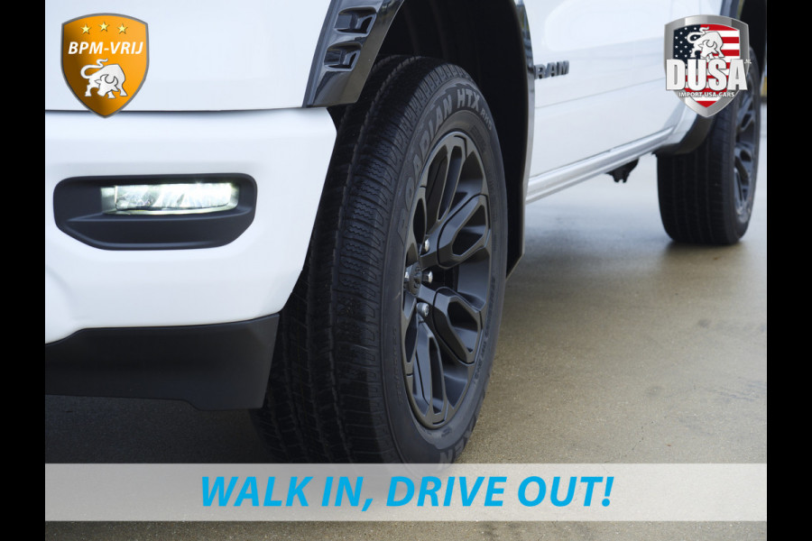 Dodge Ram 1500 | Limited | 5.7 V8 | HEMI | Night Edition | Panorama dak  | Luchtvering | BPM-VRIJ | Bright white Getoonde accessoires zijn verkrijgbaar tegen meerprijs