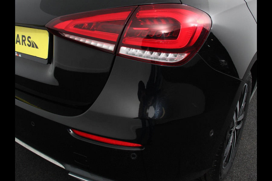 Mercedes-Benz A-Klasse 200 Automaat Advantage Navigatie Apple Carplay/Android Auto Camera Adaptive cruise control Stoelverwarming Parkeer sensoren