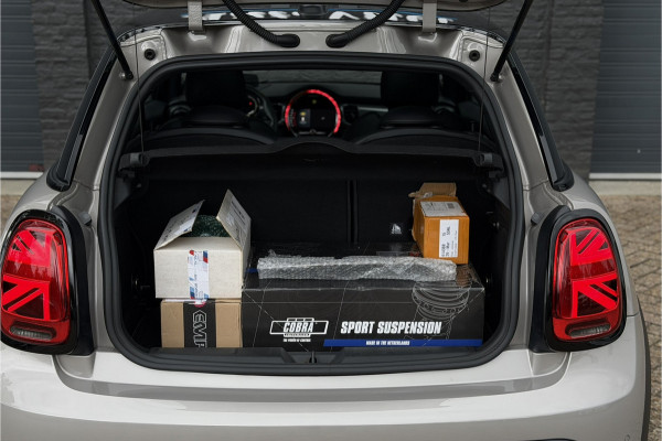 MINI 3-deurs 2.0 Cooper S | JCW-Pakket | Full Option | Pano | Verlaagd | JCW Pro-Uitlaat | PPF