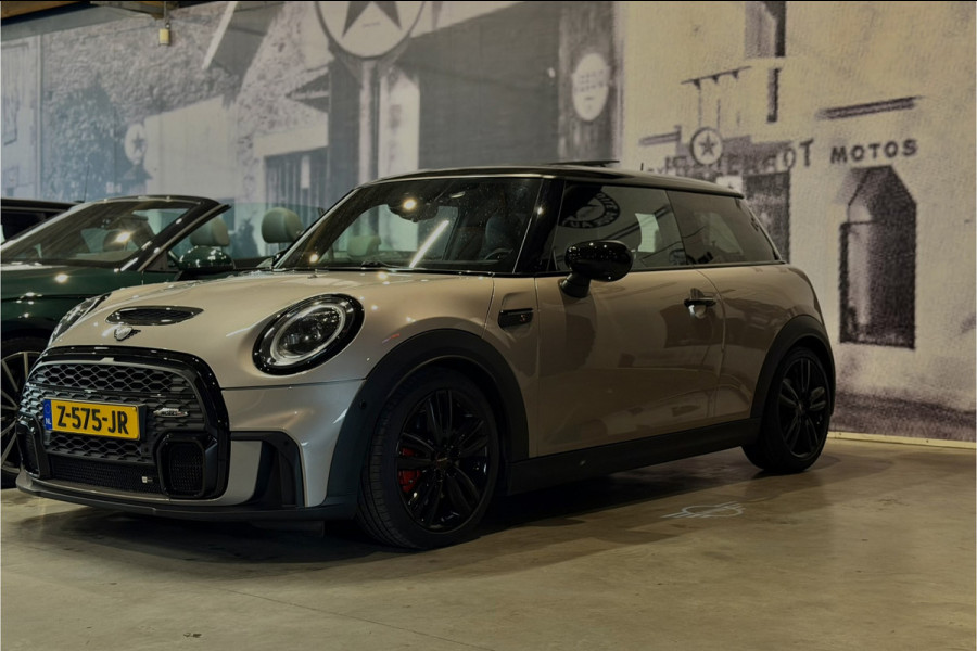 MINI 3-deurs 2.0 Cooper S | JCW-Pakket | Full Option | Pano | Verlaagd | JCW Pro-Uitlaat | PPF