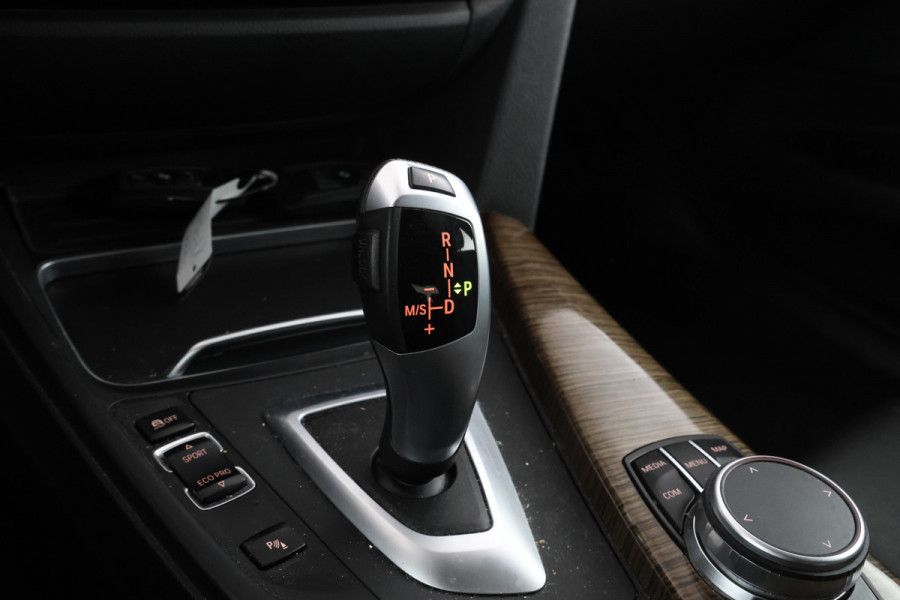 BMW 3-serie Gran Turismo 320i Corporate Lease High Executive Volleder, Automaat, Panorama