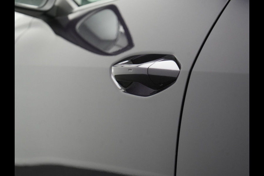 Audi Q4 e-tron 45 S Line 82 kWh 286pk Dealer O.H. | Trekhaak Af Fabriek | Panodak | Adaptive Cruise | Warmtepomp | Camera | Sonos Audio | Sportstoelen Verwarmd | Keyless | Blis | Apple Carplay | Navigatie | DAB |