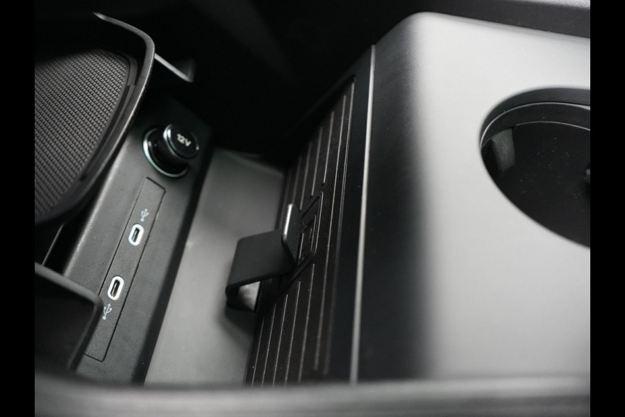 Audi Q4 e-tron 45 S Line 82 kWh 286pk Dealer O.H. | Trekhaak Af Fabriek | Panodak | Adaptive Cruise | Warmtepomp | Camera | Sonos Audio | Sportstoelen Verwarmd | Keyless | Blis | Apple Carplay | Navigatie | DAB |
