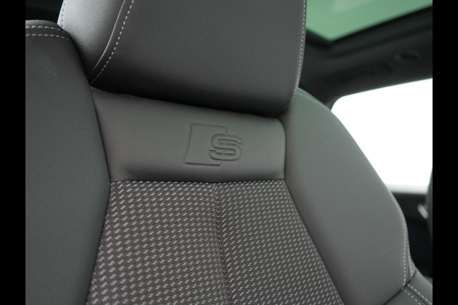 Audi Q4 e-tron 45 S Line 82 kWh 286pk Dealer O.H. | Trekhaak Af Fabriek | Panodak | Adaptive Cruise | Warmtepomp | Camera | Sonos Audio | Sportstoelen Verwarmd | Keyless | Blis | Apple Carplay | Navigatie | DAB |
