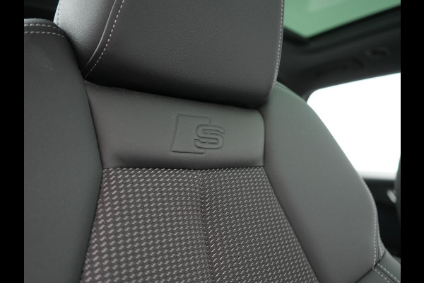 Audi Q4 e-tron 45 S Line 82 kWh 286pk Dealer O.H. | Trekhaak Af Fabriek | Panodak | Adaptive Cruise | Warmtepomp | Camera | Sonos Audio | Sportstoelen Verwarmd | Keyless | Blis | Apple Carplay | Navigatie | DAB |