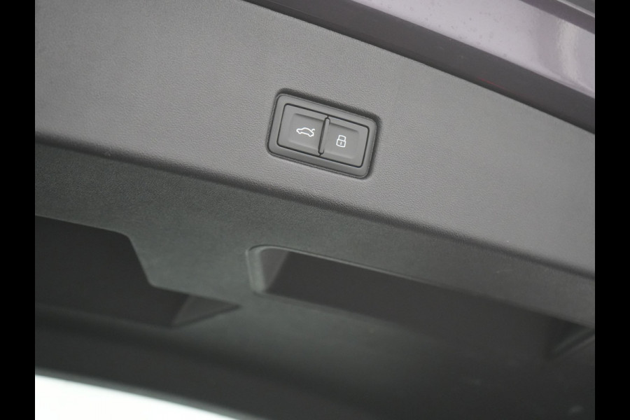 Audi Q4 e-tron 45 S Line 82 kWh 286pk Dealer O.H. | Trekhaak Af Fabriek | Panodak | Adaptive Cruise | Warmtepomp | Camera | Sonos Audio | Sportstoelen Verwarmd | Keyless | Blis | Apple Carplay | Navigatie | DAB |