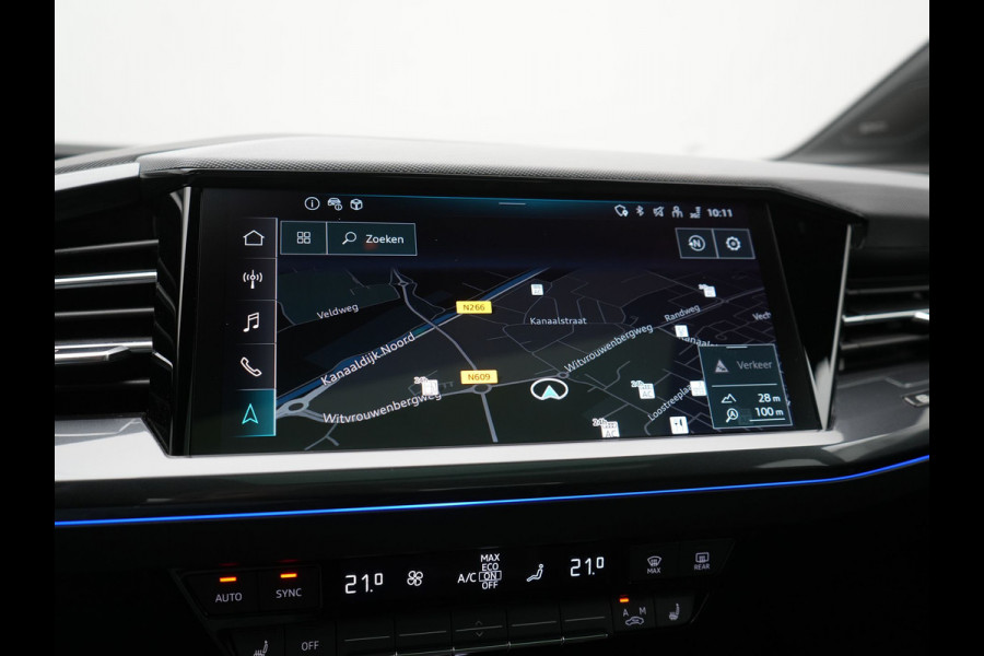 Audi Q4 e-tron 45 S Line 82 kWh 286pk Dealer O.H. | Trekhaak Af Fabriek | Panodak | Adaptive Cruise | Warmtepomp | Camera | Sonos Audio | Sportstoelen Verwarmd | Keyless | Blis | Apple Carplay | Navigatie | DAB |