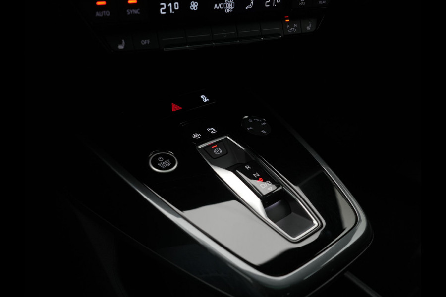 Audi Q4 e-tron 45 S Line 82 kWh 286pk Dealer O.H. | Trekhaak Af Fabriek | Panodak | Adaptive Cruise | Warmtepomp | Camera | Sonos Audio | Sportstoelen Verwarmd | Keyless | Blis | Apple Carplay | Navigatie | DAB |