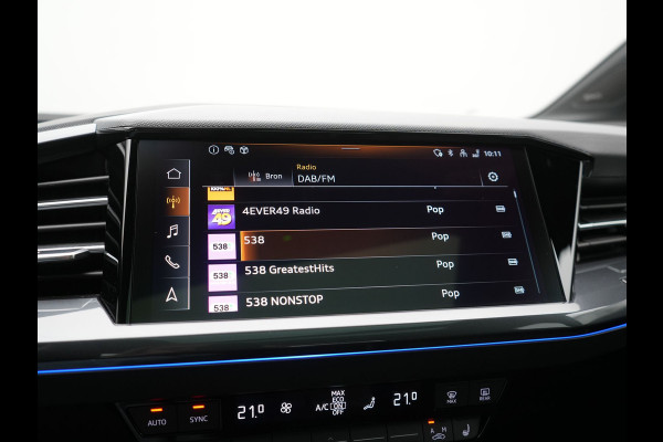 Audi Q4 e-tron 45 S Line 82 kWh 286pk Dealer O.H. | Trekhaak Af Fabriek | Panodak | Adaptive Cruise | Warmtepomp | Camera | Sonos Audio | Sportstoelen Verwarmd | Keyless | Blis | Apple Carplay | Navigatie | DAB |