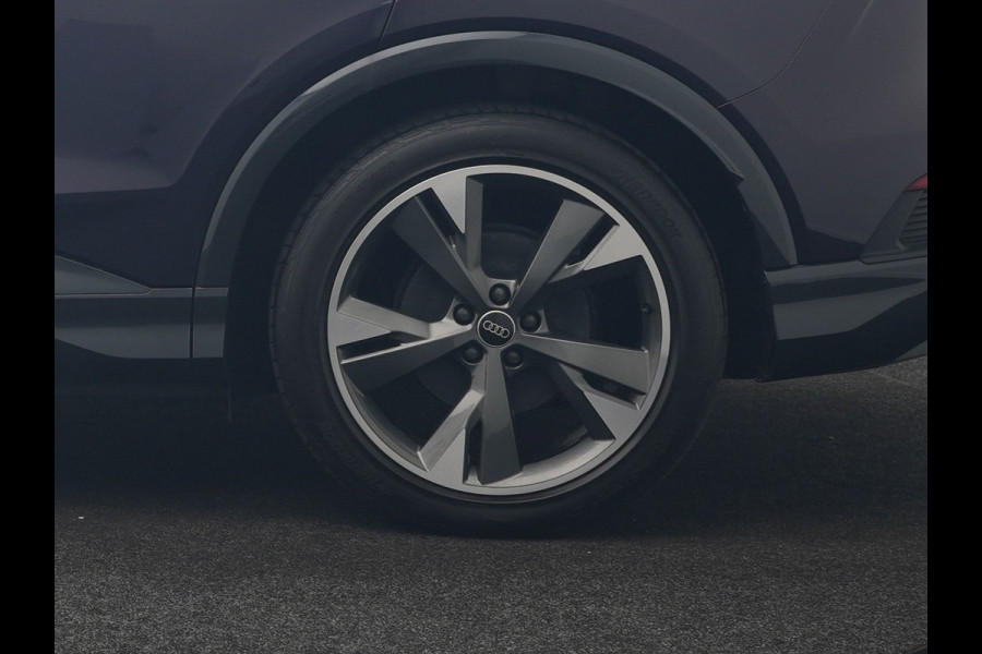 Audi Q4 e-tron 45 S Line 82 kWh 286pk Dealer O.H. | Trekhaak Af Fabriek | Panodak | Adaptive Cruise | Warmtepomp | Camera | Sonos Audio | Sportstoelen Verwarmd | Keyless | Blis | Apple Carplay | Navigatie | DAB |