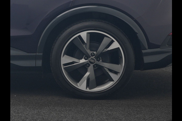 Audi Q4 e-tron 45 S Line 82 kWh 286pk Dealer O.H. | Trekhaak Af Fabriek | Panodak | Adaptive Cruise | Warmtepomp | Camera | Sonos Audio | Sportstoelen Verwarmd | Keyless | Blis | Apple Carplay | Navigatie | DAB |
