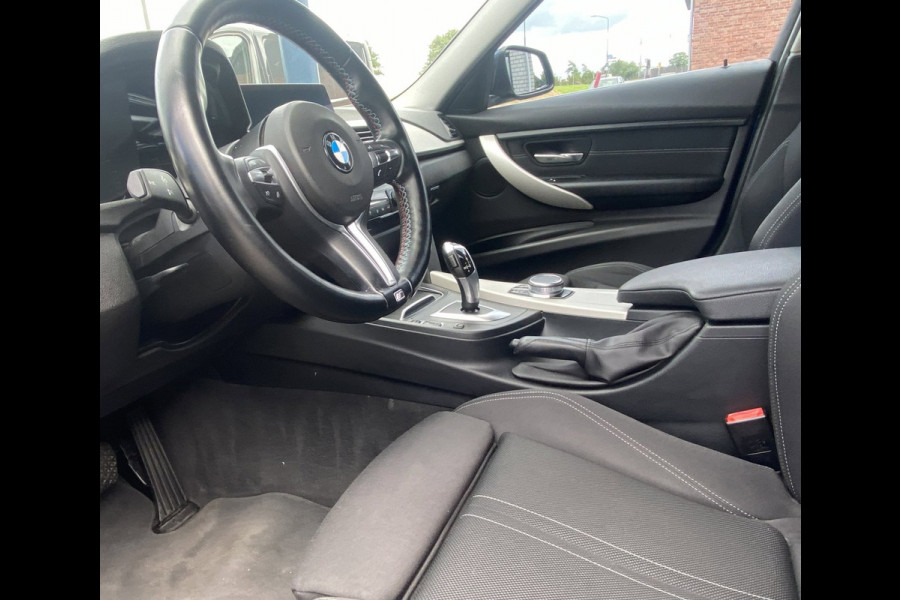 BMW 3 Serie Touring 320i Exec. M-sport/ 18"/ HUD/ Virtual CP/ Premium Audio/ Trekhaak