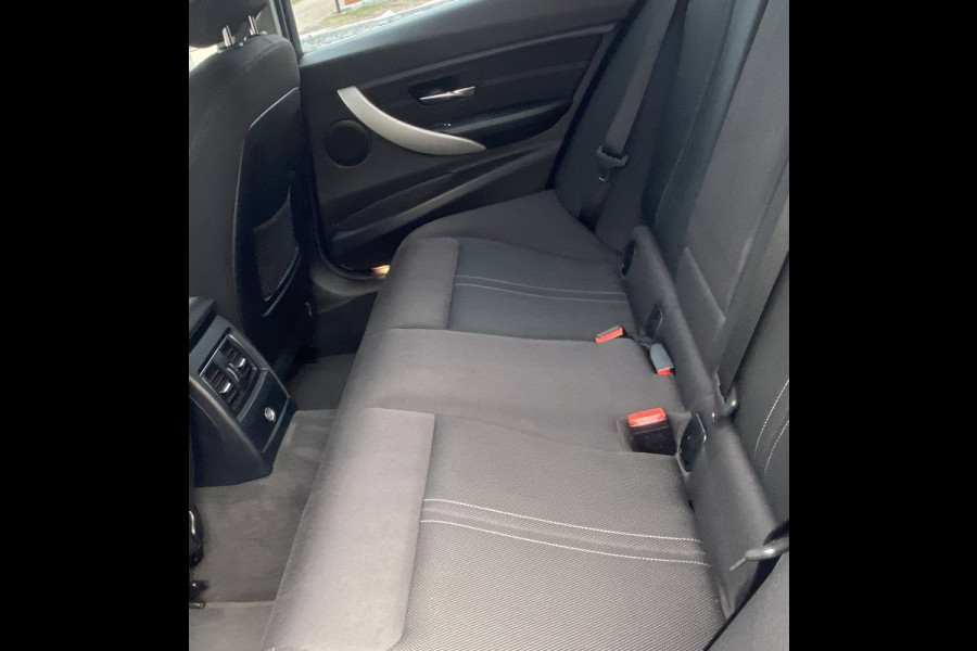 BMW 3 Serie Touring 320i Exec. M-sport/ 18"/ HUD/ Virtual CP/ Premium Audio/ Trekhaak
