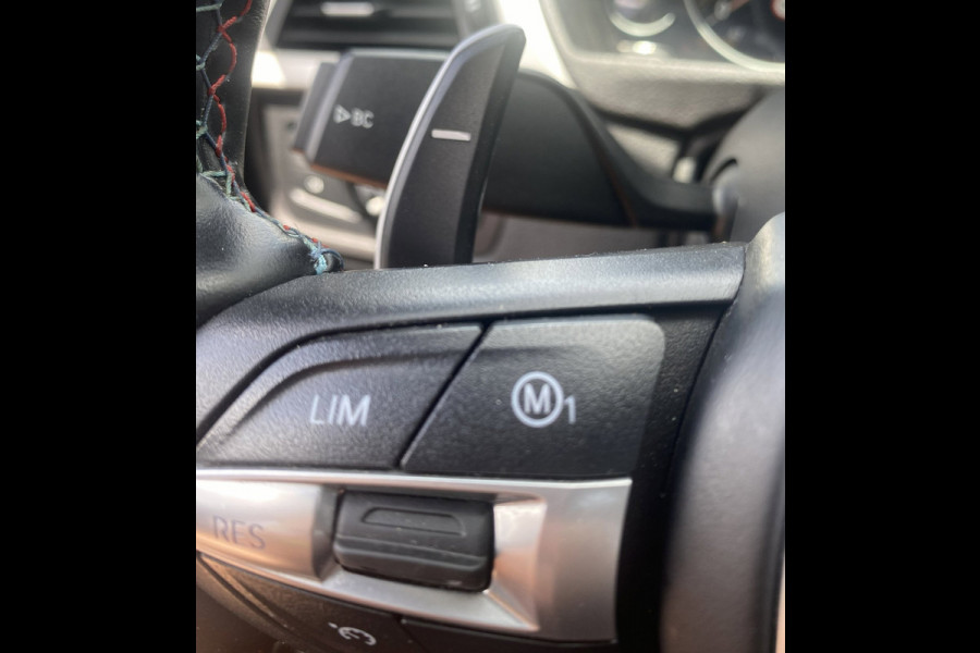 BMW 3 Serie Touring 320i Exec. M-sport/ 18"/ HUD/ Virtual CP/ Premium Audio/ Trekhaak