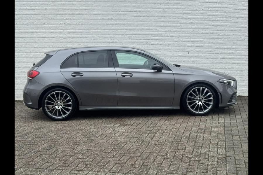 Mercedes-Benz A-Klasse 200 AMG Sfeer Camera Clima Navi Stoelverwarming 19"Multispoke velgen Sportonderstel