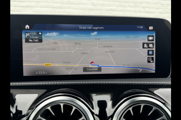 Mercedes-Benz A-Klasse 200 AMG Sfeer Camera Clima Navi Stoelverwarming 19"Multispoke velgen Sportonderstel