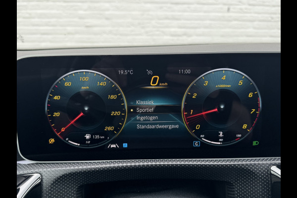 Mercedes-Benz A-Klasse 200 AMG Sfeer Camera Clima Navi Stoelverwarming 19"Multispoke velgen Sportonderstel