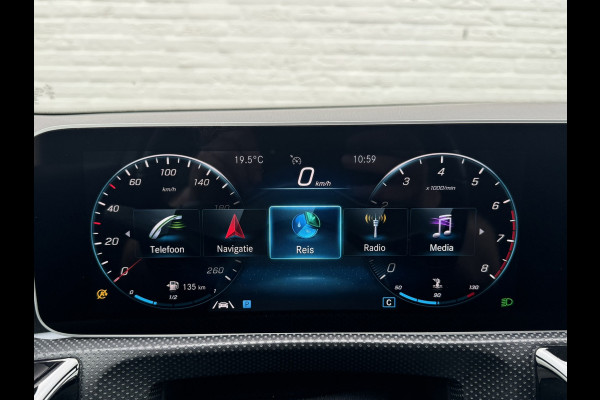 Mercedes-Benz A-Klasse 200 AMG Sfeer Camera Clima Navi Stoelverwarming 19"Multispoke velgen Sportonderstel