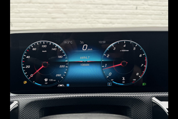 Mercedes-Benz A-Klasse 200 AMG Sfeer Camera Clima Navi Stoelverwarming 19"Multispoke velgen Sportonderstel