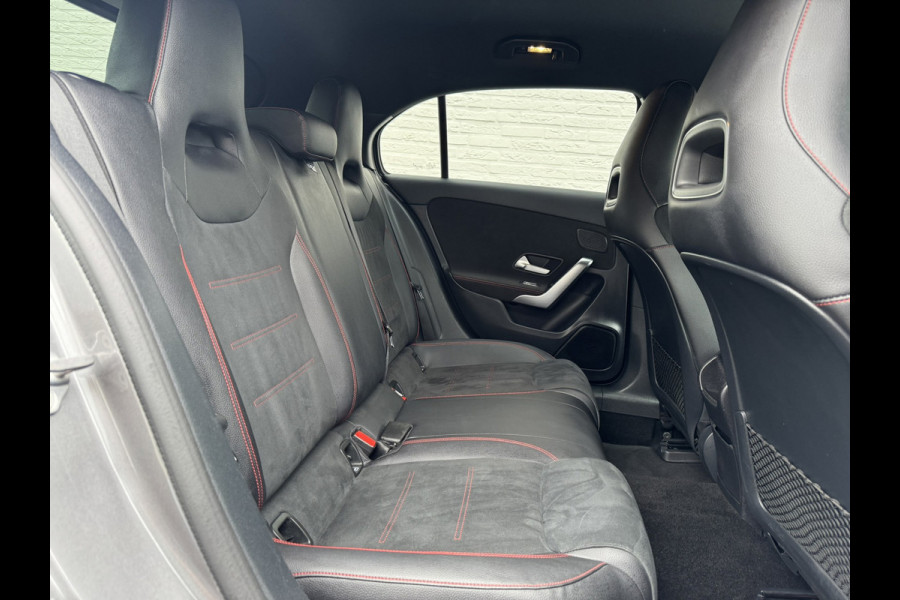 Mercedes-Benz A-Klasse 200 AMG Sfeer Camera Clima Navi Stoelverwarming 19"Multispoke velgen Sportonderstel