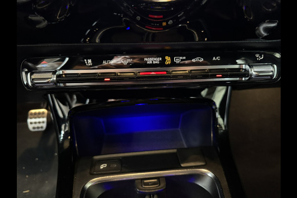 Mercedes-Benz A-Klasse 200 AMG Sfeer Camera Clima Navi Stoelverwarming 19"Multispoke velgen Sportonderstel