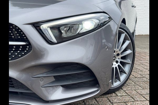 Mercedes-Benz A-Klasse 200 AMG Sfeer Camera Clima Navi Stoelverwarming 19"Multispoke velgen Sportonderstel