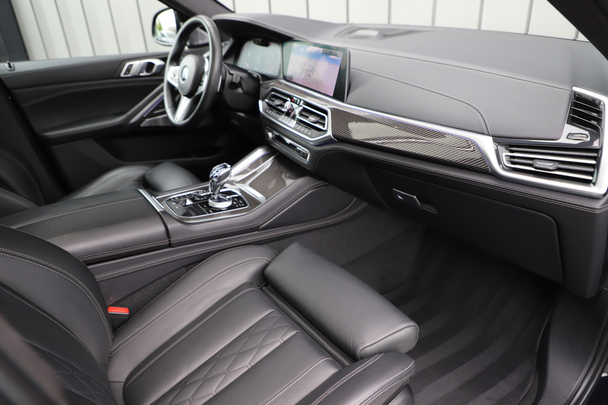BMW X6 xDrive40i High Executive | 340PK | Luchtvering | Head-up | Carbon | Bowers&Wilkins | Massage | Keyless-go | Pano | Trekhaak | 20