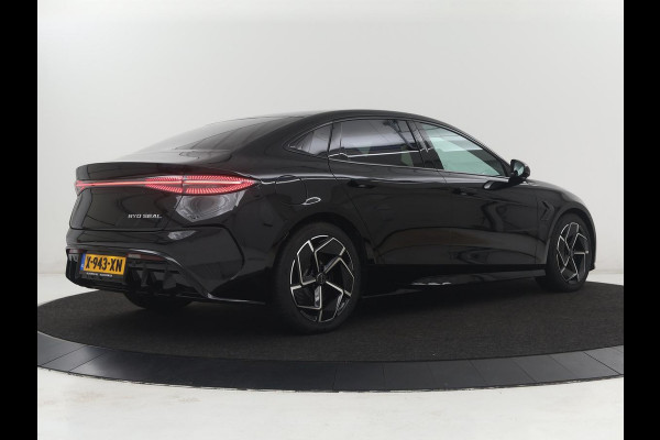 BYD Seal Design RWD 82.5 kW | SOH 95,9% | Panoramadak | Stoelventilatie | 360 Camera | Leder | Dynaudio | Adaptive cruise | Sfeerverlichting | Elektrische stoelen | Carplay | Full LED | Origineel NL