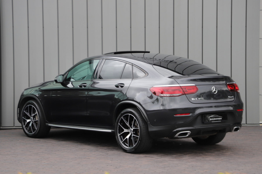 Mercedes-Benz GLC Coupé 300 AMG 4-Matic | 258PK | Schuifdak | Trekhaak | Led | Carplay | Distronic | Leder | Stoelverwarming | 2020.