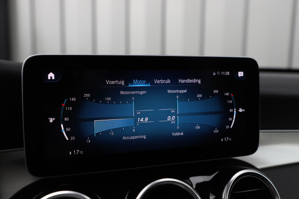 Mercedes-Benz GLC Coupé 300 AMG 4-Matic | 258PK | Schuifdak | Trekhaak | Led | Carplay | Distronic | Leder | Stoelverwarming | 2020.