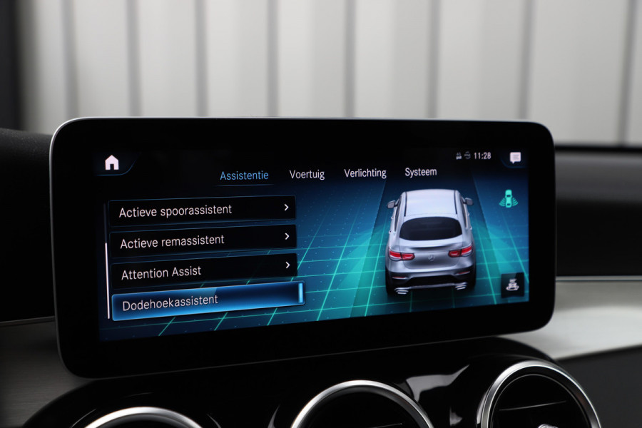 Mercedes-Benz GLC Coupé 300 AMG 4-Matic | 258PK | Schuifdak | Trekhaak | Led | Carplay | Distronic | Leder | Stoelverwarming | 2020.