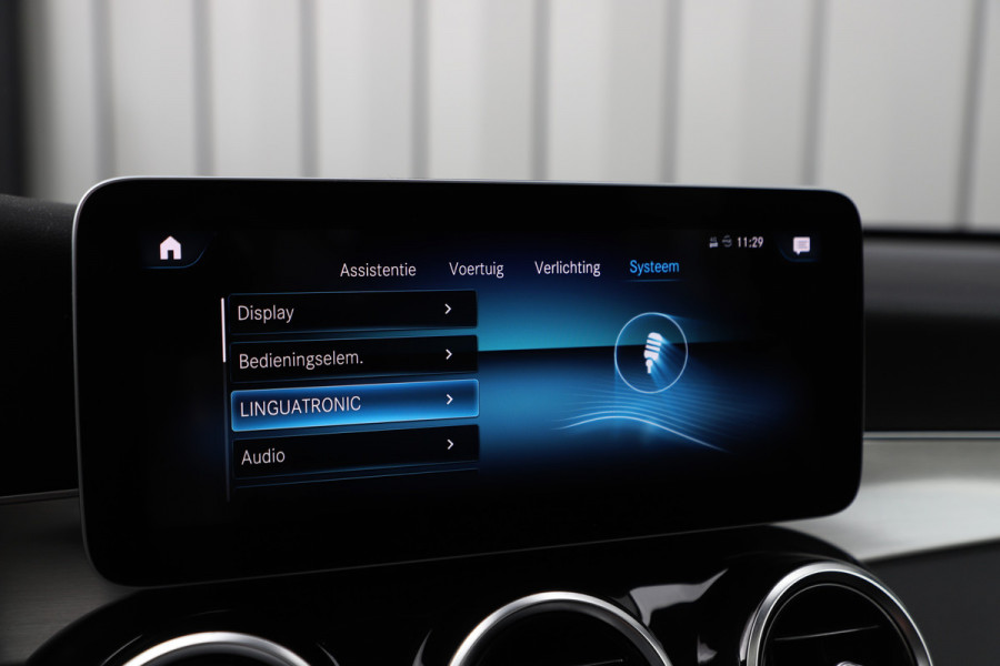 Mercedes-Benz GLC Coupé 300 AMG 4-Matic | 258PK | Schuifdak | Trekhaak | Led | Carplay | Distronic | Leder | Stoelverwarming | 2020.