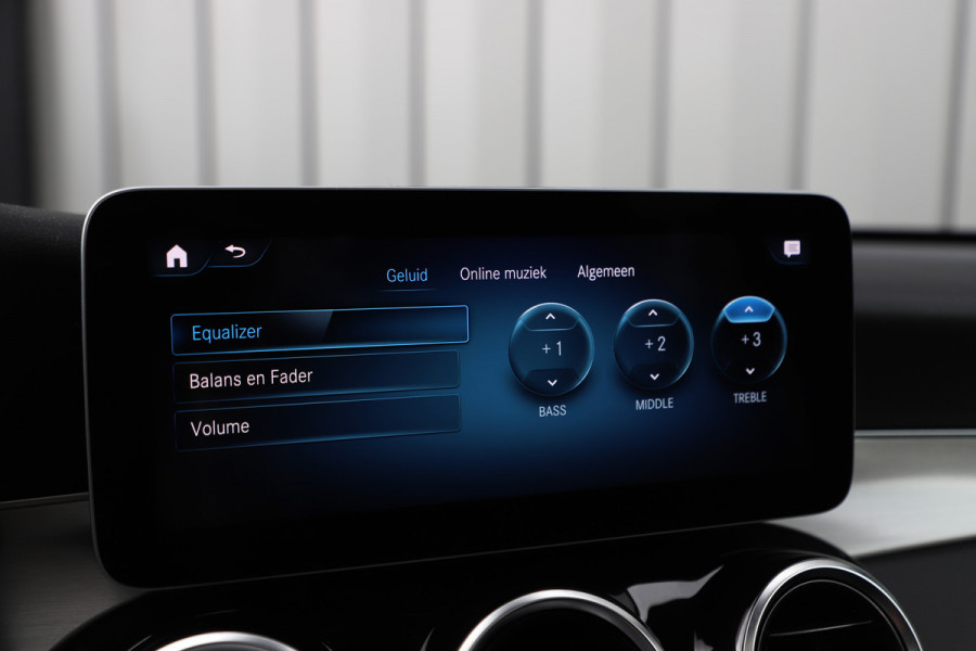 Mercedes-Benz GLC Coupé 300 AMG 4-Matic | 258PK | Schuifdak | Trekhaak | Led | Carplay | Distronic | Leder | Stoelverwarming | 2020.