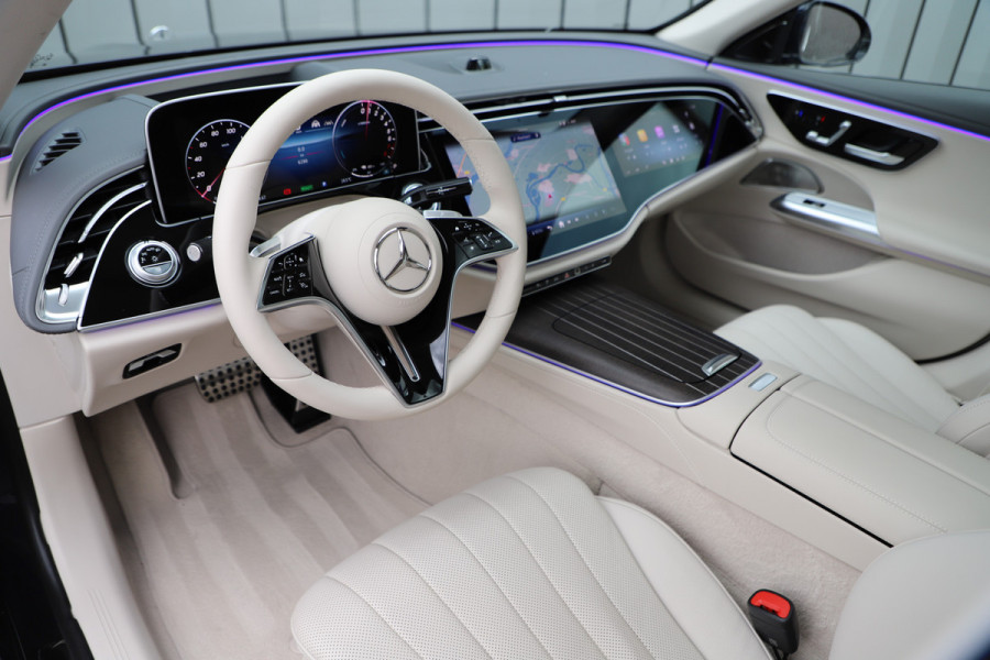 Mercedes-Benz E-Klasse 300e Exclusive Line | 313PK | Luchtvering | Achterasbesturing | Massage | Head-up | Burmester 4D | Keyless-go | Distronic+ | 202
