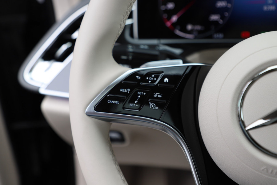 Mercedes-Benz E-Klasse 300e Exclusive Line | 313PK | Luchtvering | Achterasbesturing | Massage | Head-up | Burmester 4D | Keyless-go | Distronic+ | 202