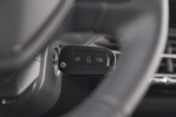 Peugeot 208 1.2 Hybrid 110 e-DCS6 Style | Parkeersensoren | Apple Carplay | Cruise Control | Navigatie