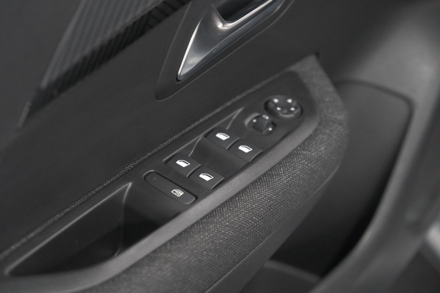 Peugeot 208 1.2 Hybrid 110 e-DCS6 Style | Parkeersensoren | Apple Carplay | Cruise Control | Navigatie
