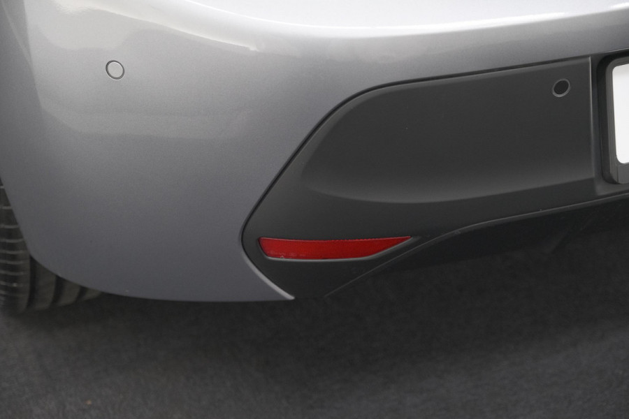 Peugeot 208 1.2 Hybrid 110 e-DCS6 Style | Parkeersensoren | Apple Carplay | Cruise Control | Navigatie
