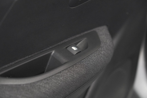 Peugeot 208 1.2 Hybrid 110 e-DCS6 Style | Parkeersensoren | Apple Carplay | Cruise Control | Navigatie