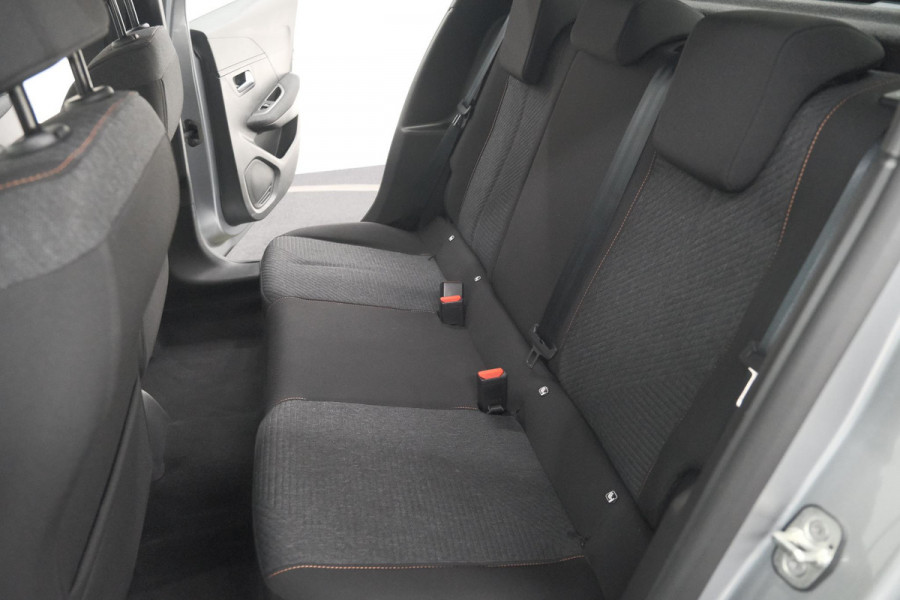 Peugeot 208 1.2 Hybrid 110 e-DCS6 Style | Parkeersensoren | Apple Carplay | Cruise Control | Navigatie