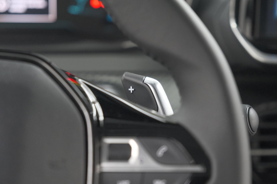 Peugeot 208 1.2 Hybrid 110 e-DCS6 Style | Parkeersensoren | Apple Carplay | Cruise Control | Navigatie