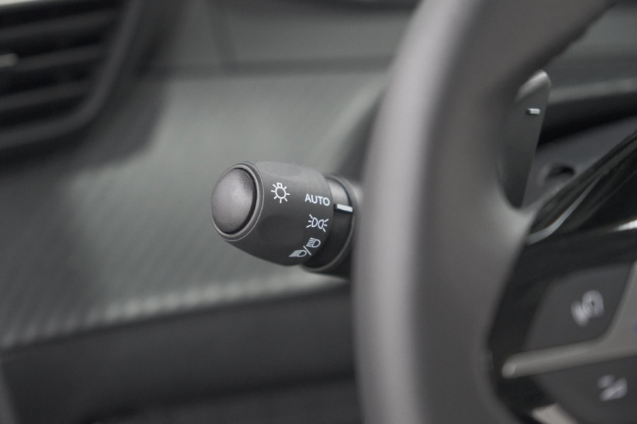 Peugeot 208 1.2 Hybrid 110 e-DCS6 Style | Parkeersensoren | Apple Carplay | Cruise Control | Navigatie